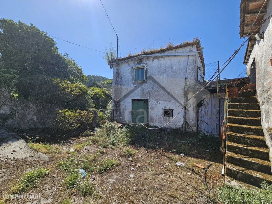 Quintinha com Moradia para Reconstrução