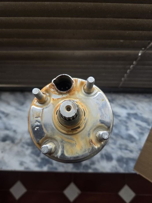 Bomba trifásica para furo de água