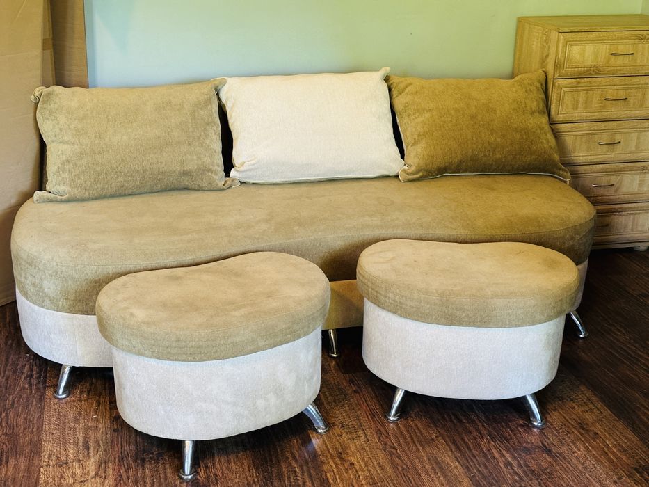 Komplet wypoczynkowy - sofa, fotele, pufy, poduszki - z funkcją spania