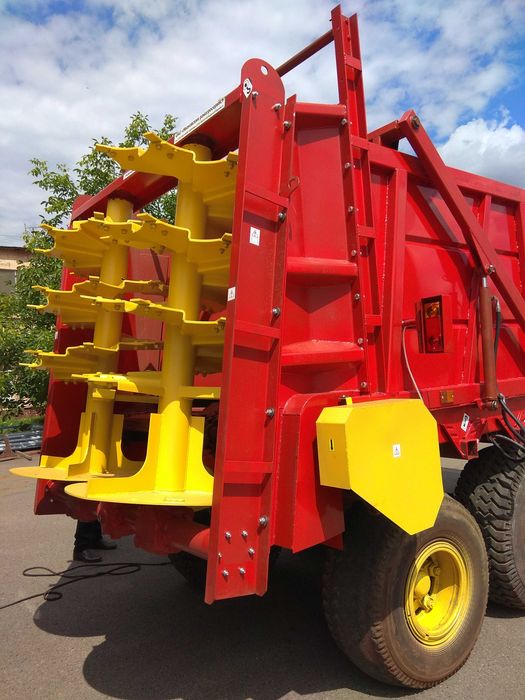 Гноєрозкидач ПРТ-10 з вертик бітерами навозоразбрасыватель. Розстрочка