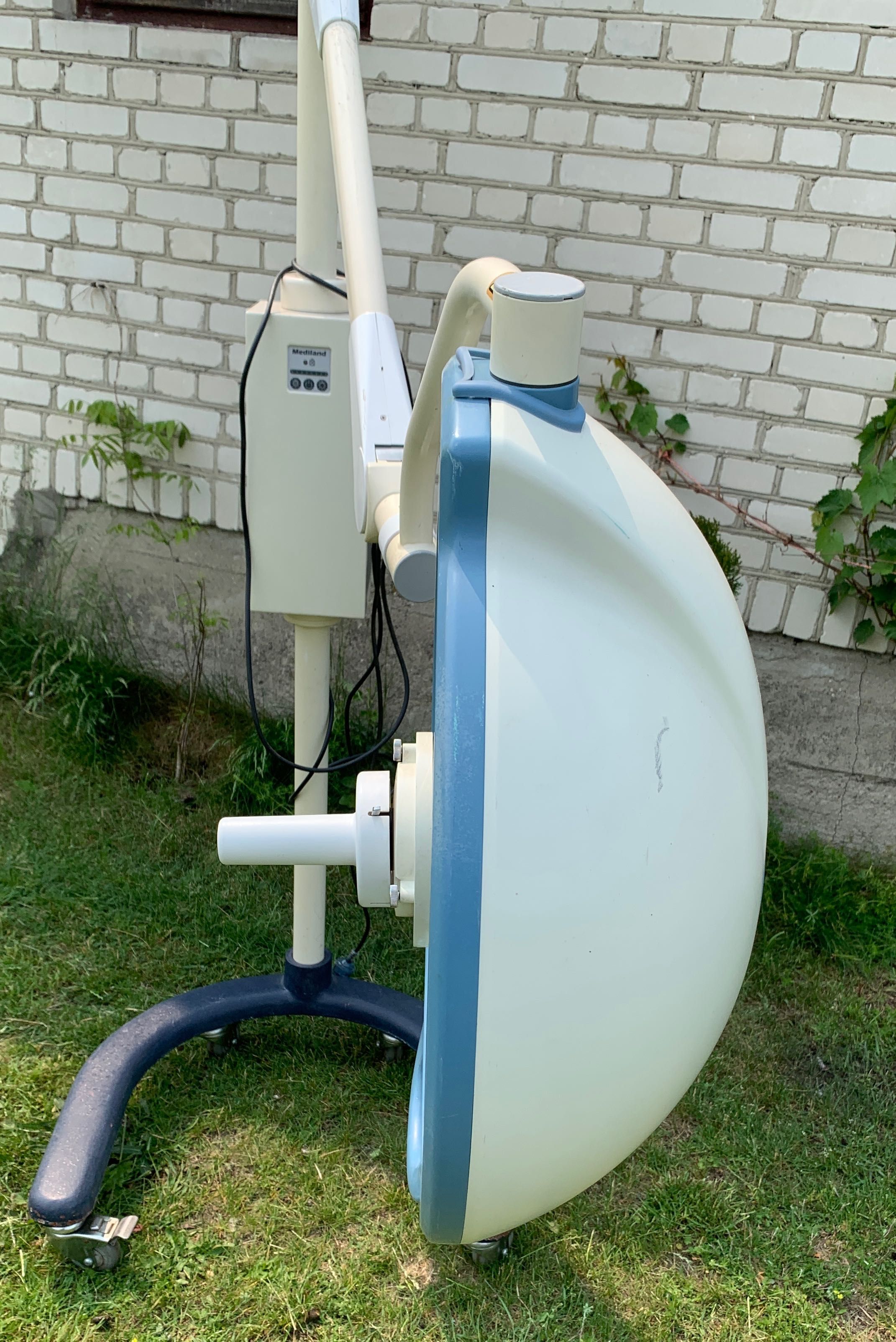 Lampa zabiegowa jezdna Mediland Estella