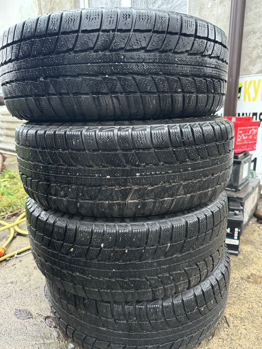 Продам комплект шин 195 60 15 зима