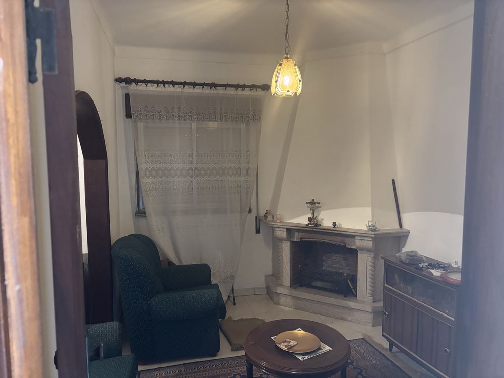 Casa mobilada samora correia bem localisada