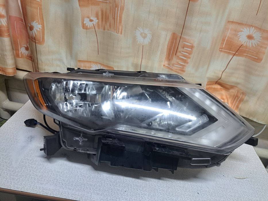 Фара правая Nissan Rogan 2018 год(оригинал) Кузов т32