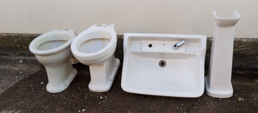 Louças casa de banho antigas