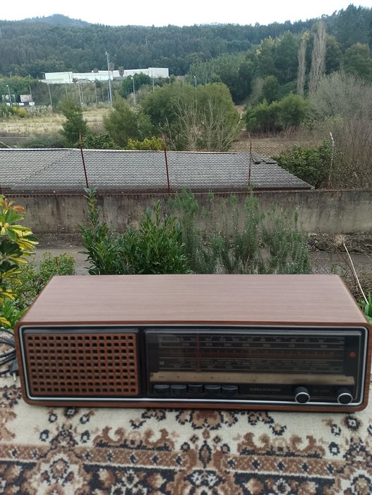 Redio Grundig bom estado