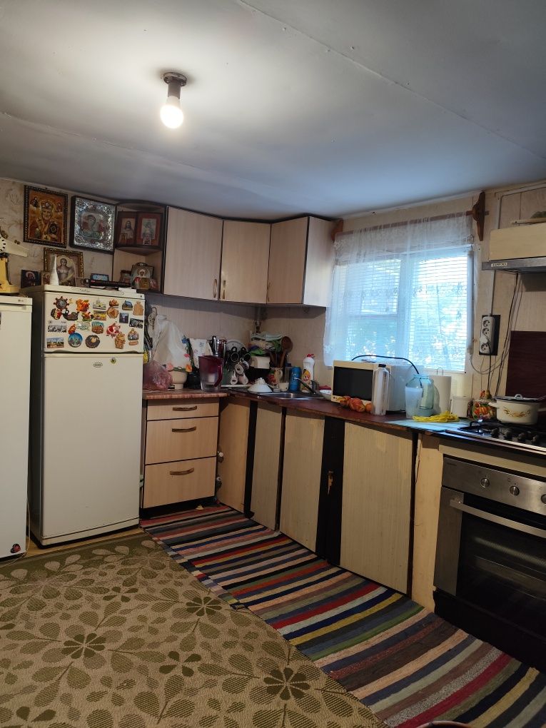 Продаж частини будинку біля річки