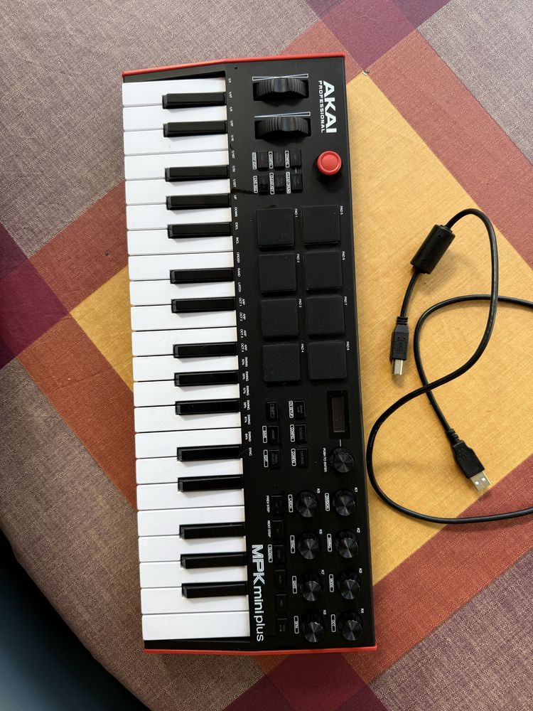 AKAI MPK mini plus