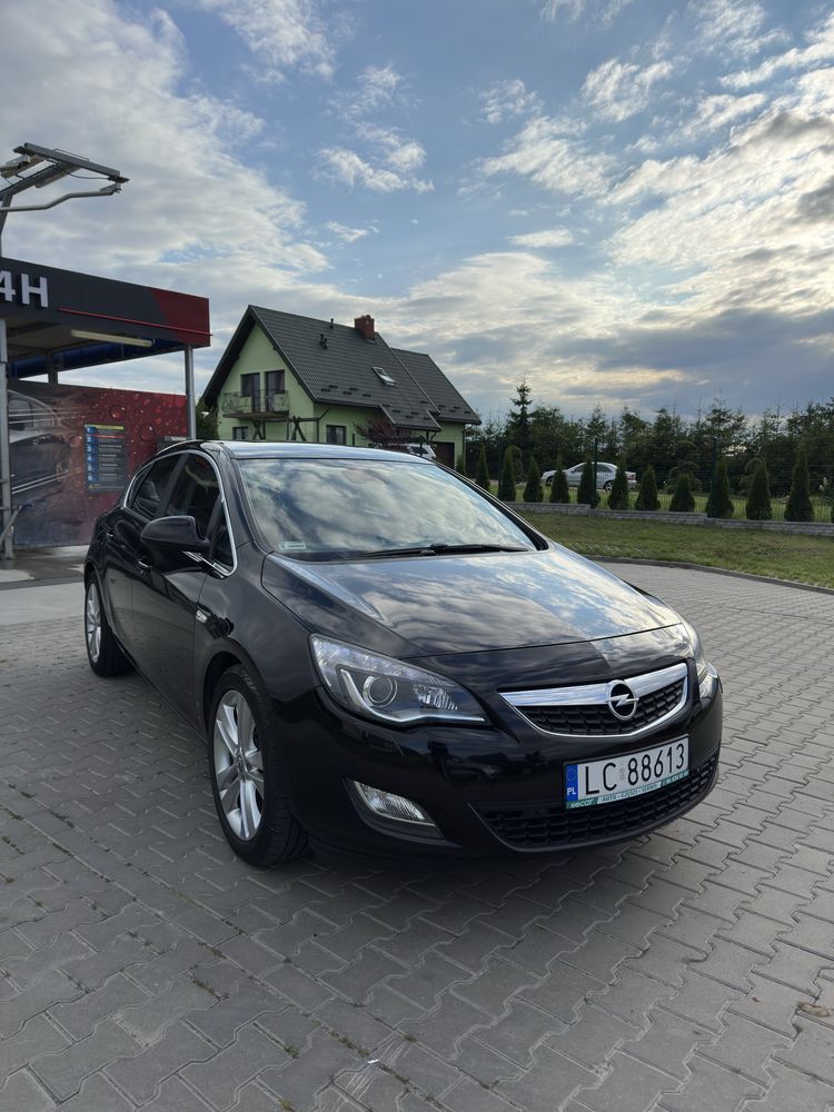 Opel astra 1.6T 180km Benzyna sport Bogata wersja