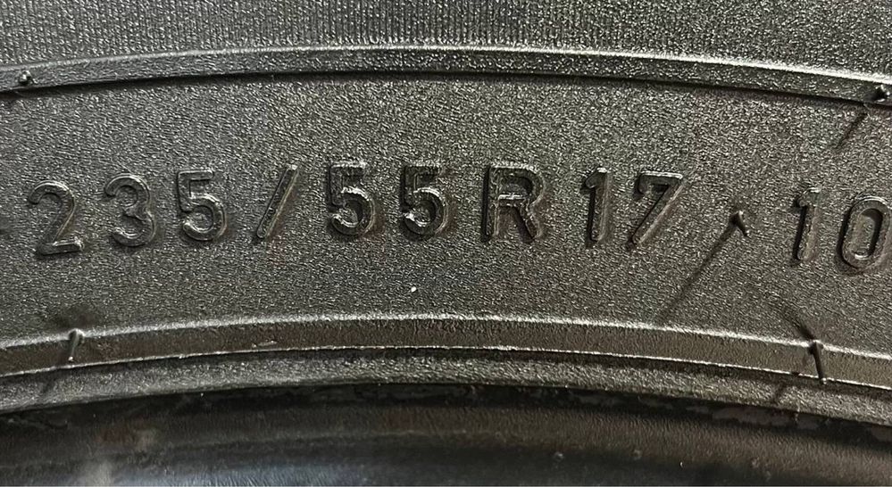 Шины б у 235/55R17 NOKIAN WR A3 зима