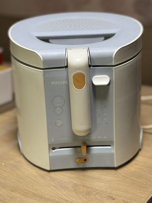 Продам фритюрницю Philips