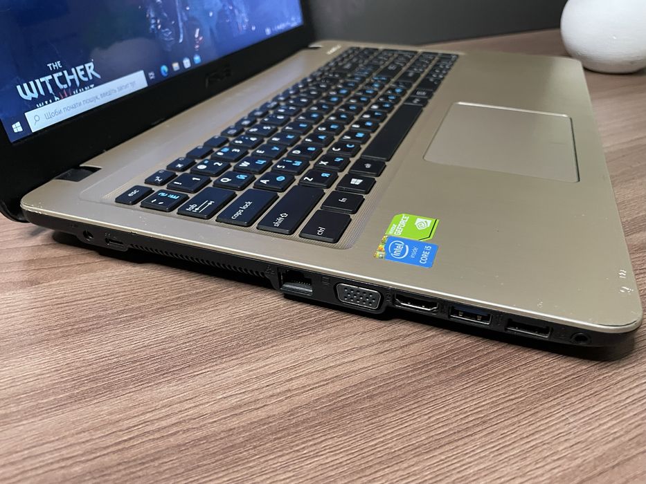 Ігровий ноутбук Asus/ 8GB/i5-5200/SSD+HDD/Geforce GT 920 2 GB