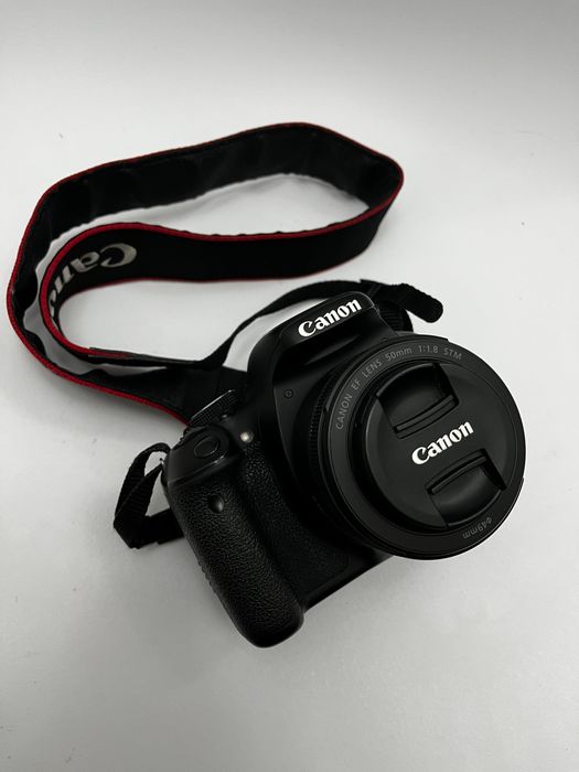Canon EOS 600D + об’єктив Canon EF 50mm f/1.8 STM (комплект)