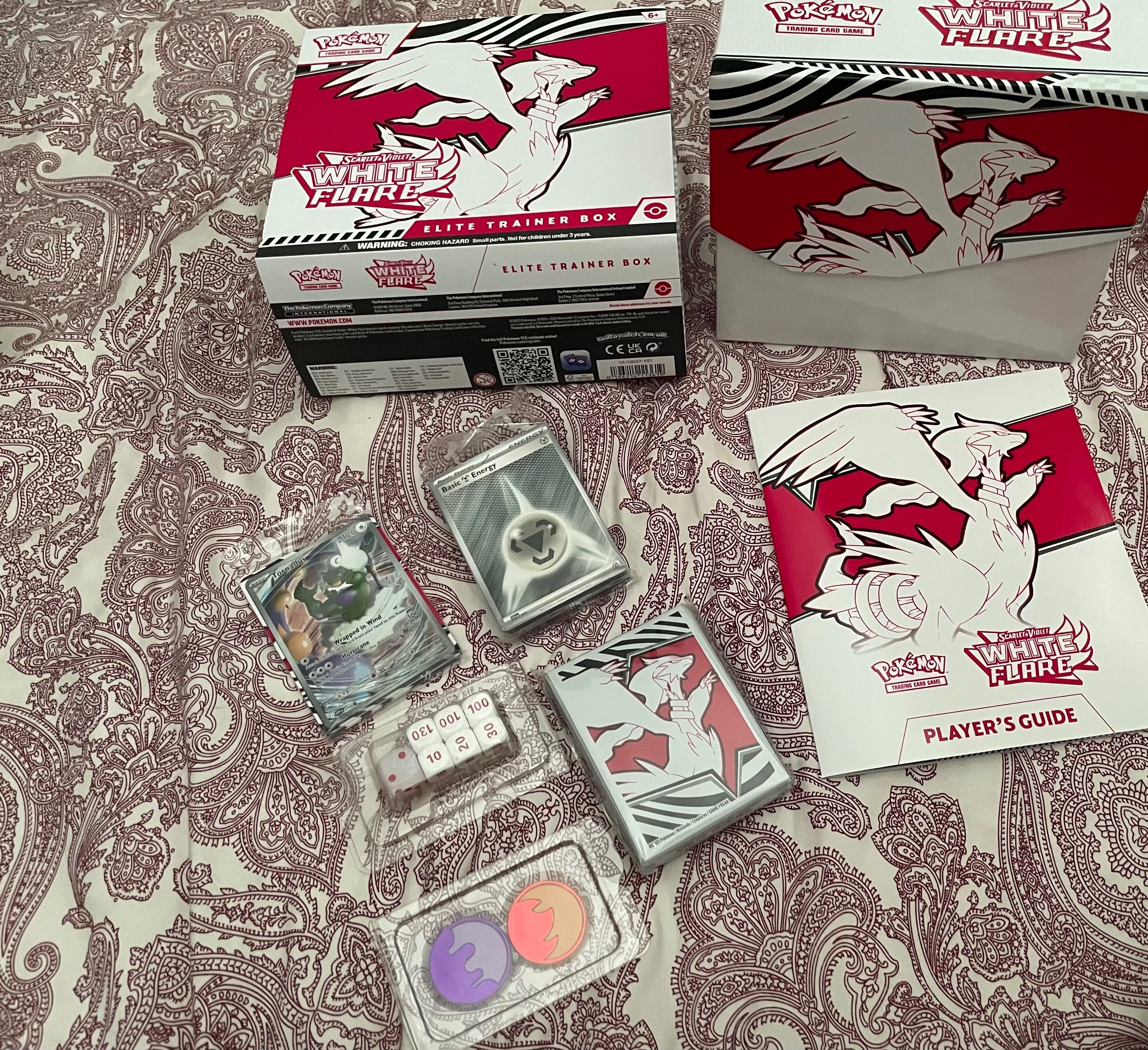 Vendo Pokemon - Scarlet & Violet White Flare Elite Trainer Box