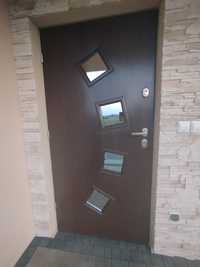 Drzwi przed demontażem