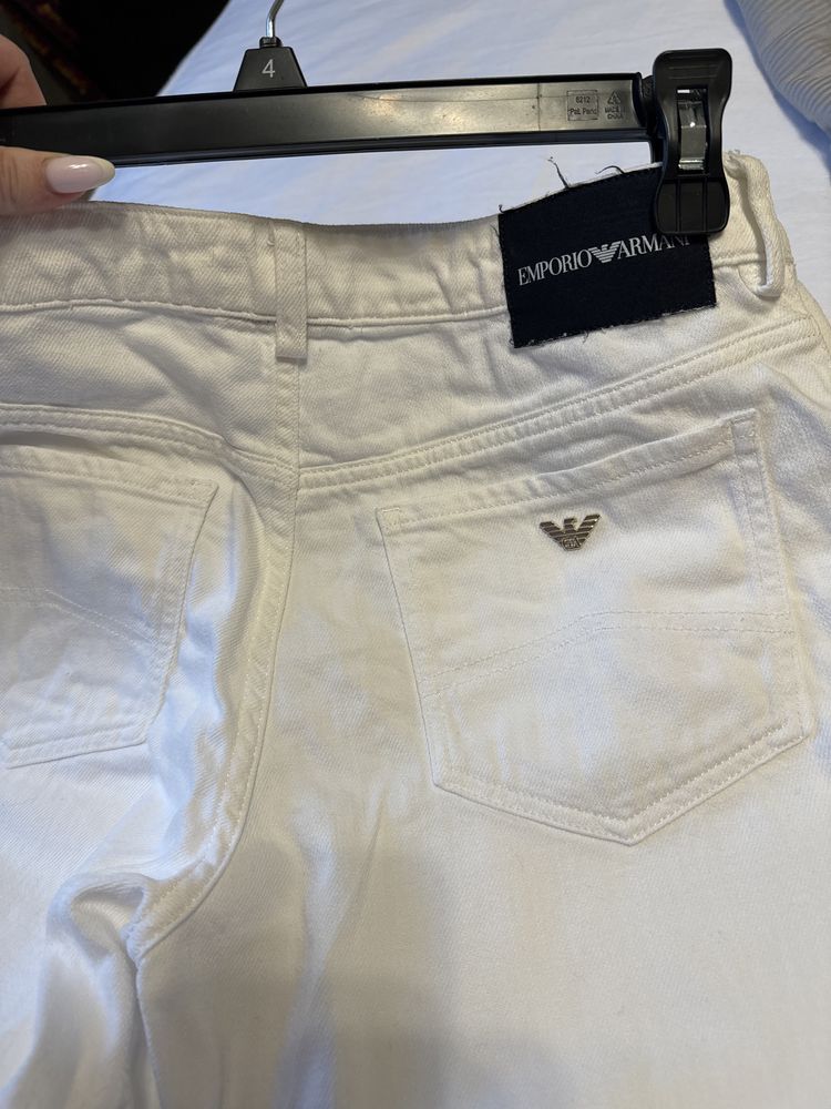 Продам джинсы белые Armani Emporio !! Оригинал