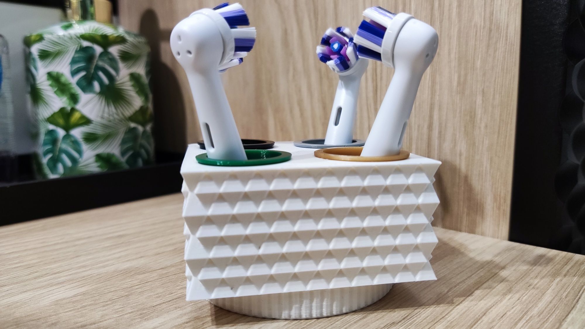 Pojemnik na szczoteczki elektryczne z drukarki 3D