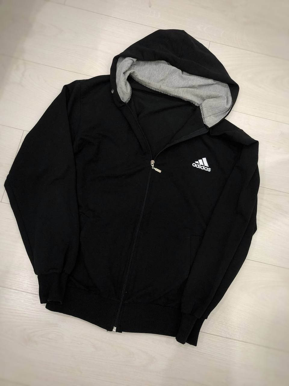 Кофта мужская Volcom. Размер S-M. Кофта мужская Adidas. Размер М.