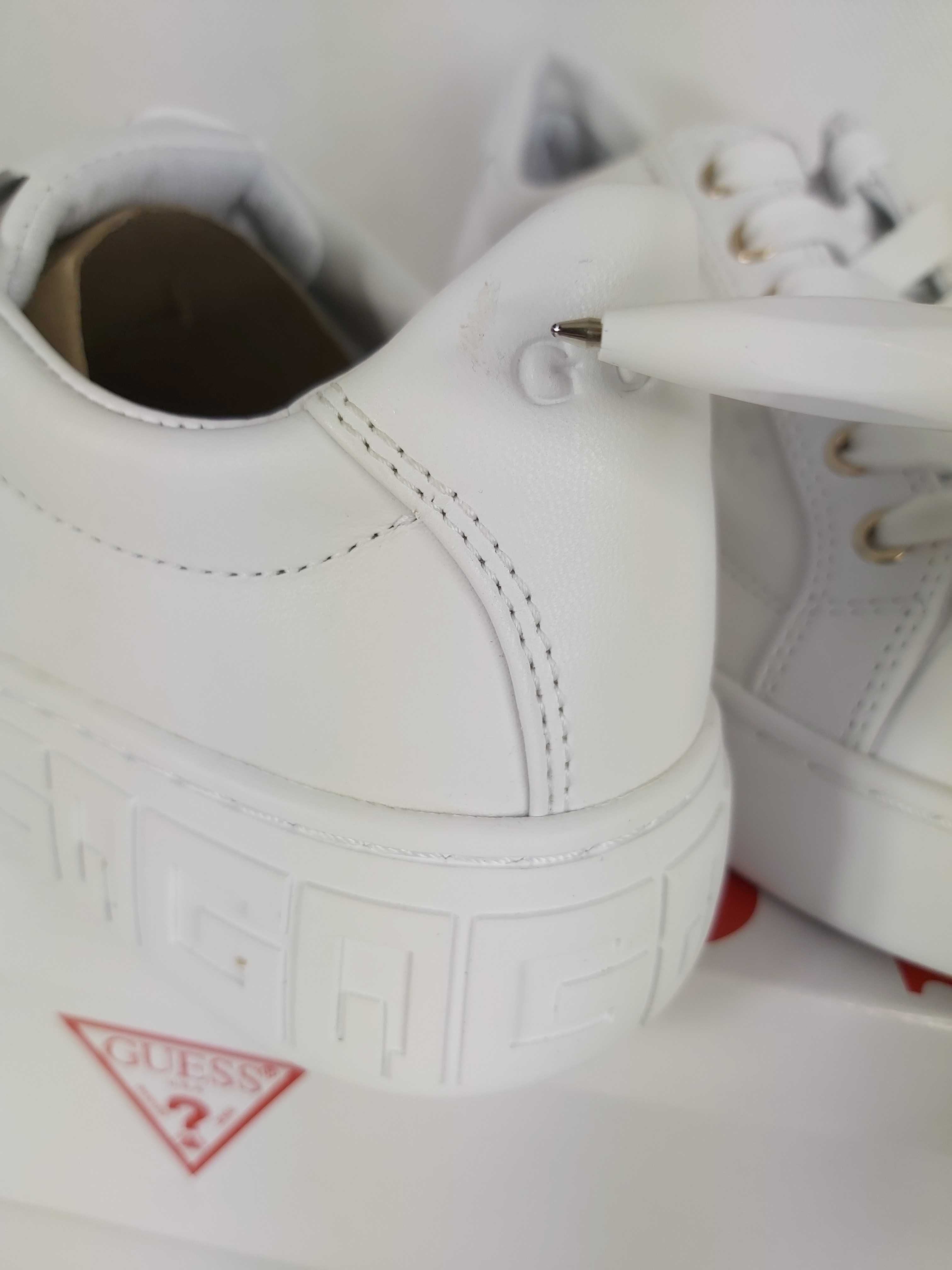 SP Nowe skórzane sneakersy GUESS białe trampki 35 a261