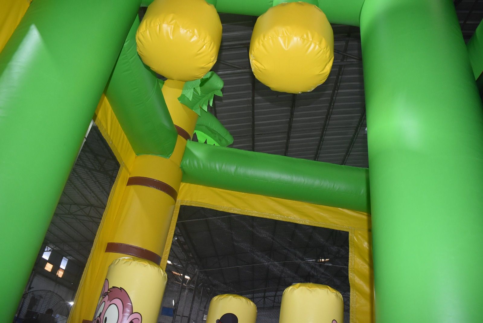 Insuflável Castelo Monkey (novo)