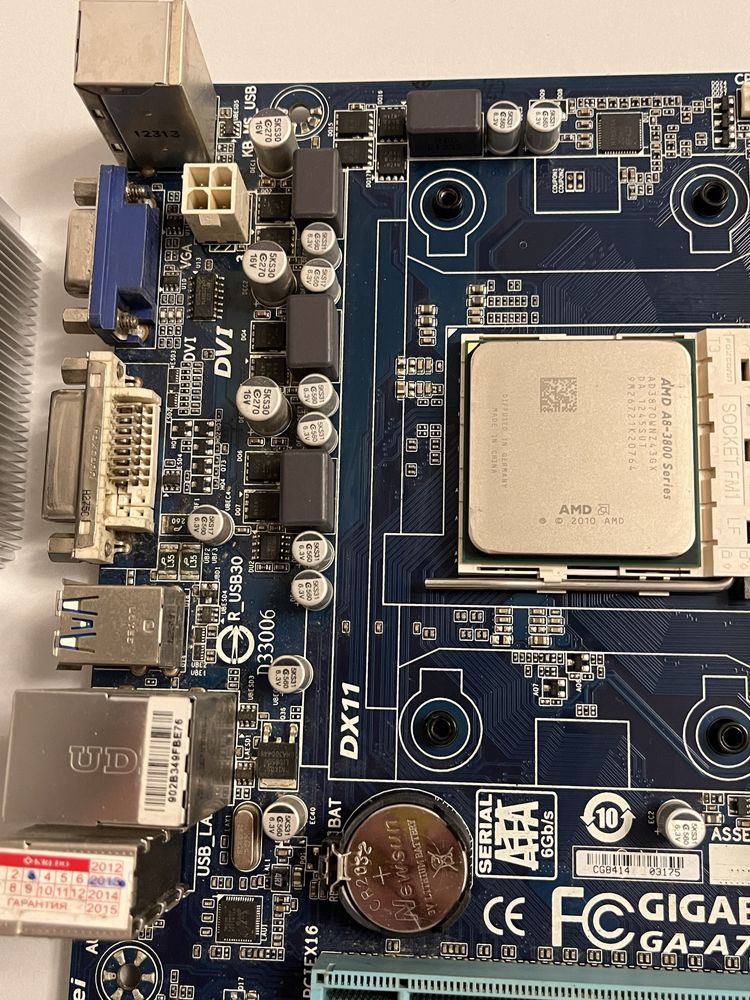 Мат плата GIGABYTE GA-A75M-DS2 + процесор AMD A8-3800 Series ОЗУ 4gb