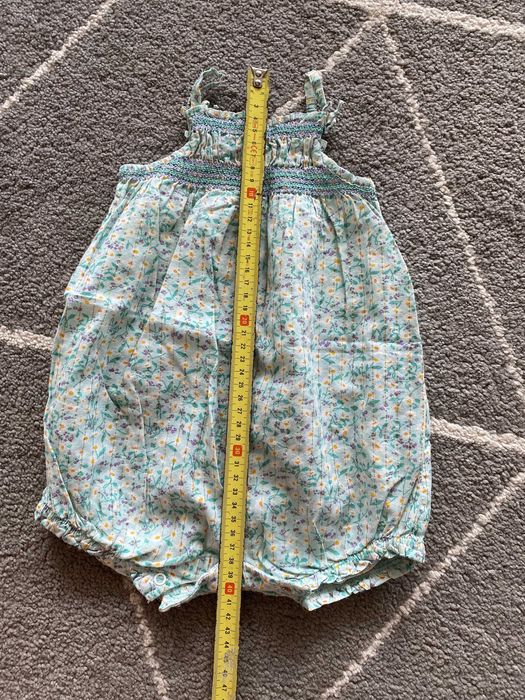 Prześliczny kombinezon  w kwiatuszki firmy H&M rozmiar ok 80 cm