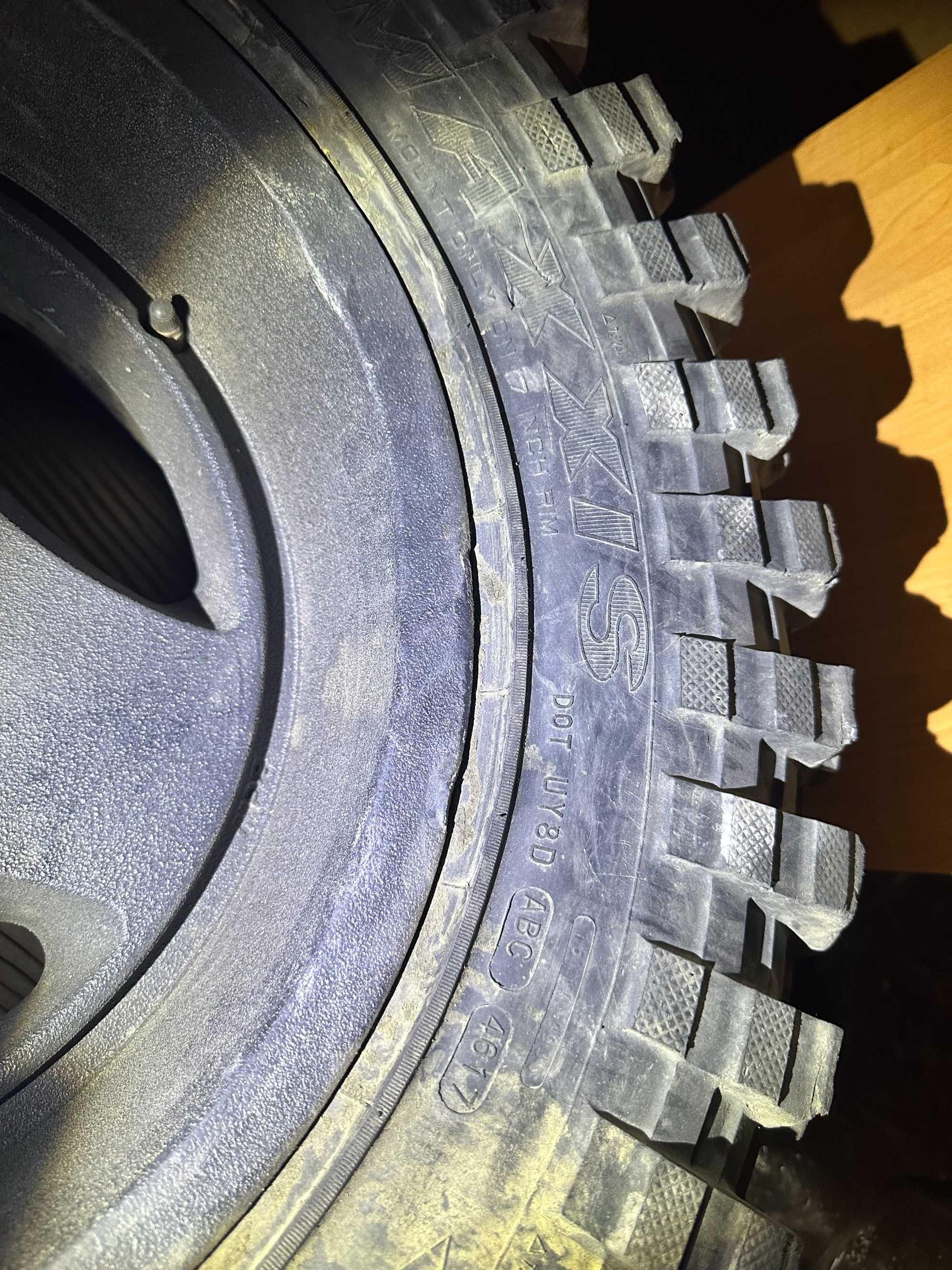 Шини Резина Колеса 35 12,5 17 MAXXIS Trepador б/у залишок 70% і 20%