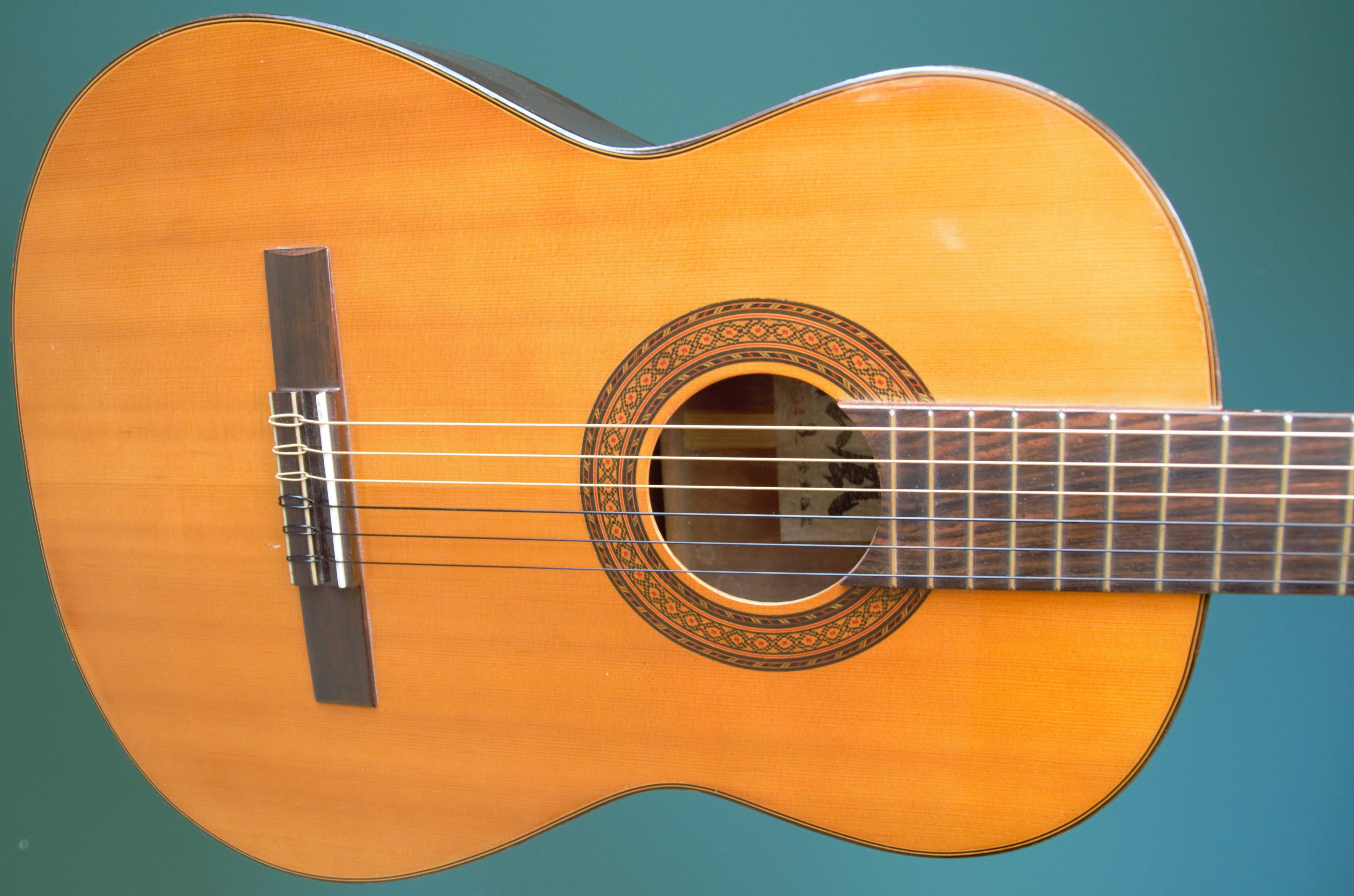 Gitara klasyczna japońska z 1972 roku lutnicza