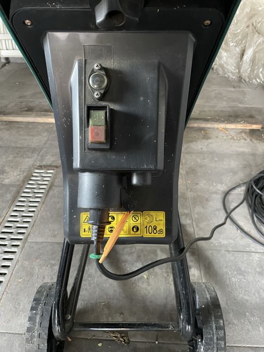 Elektryczny rozdrabniacz do gałęzi, 2500W