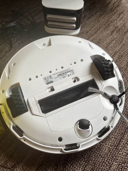 Karcher RCV 3 — робот пилосос, майже новий + повний комплект