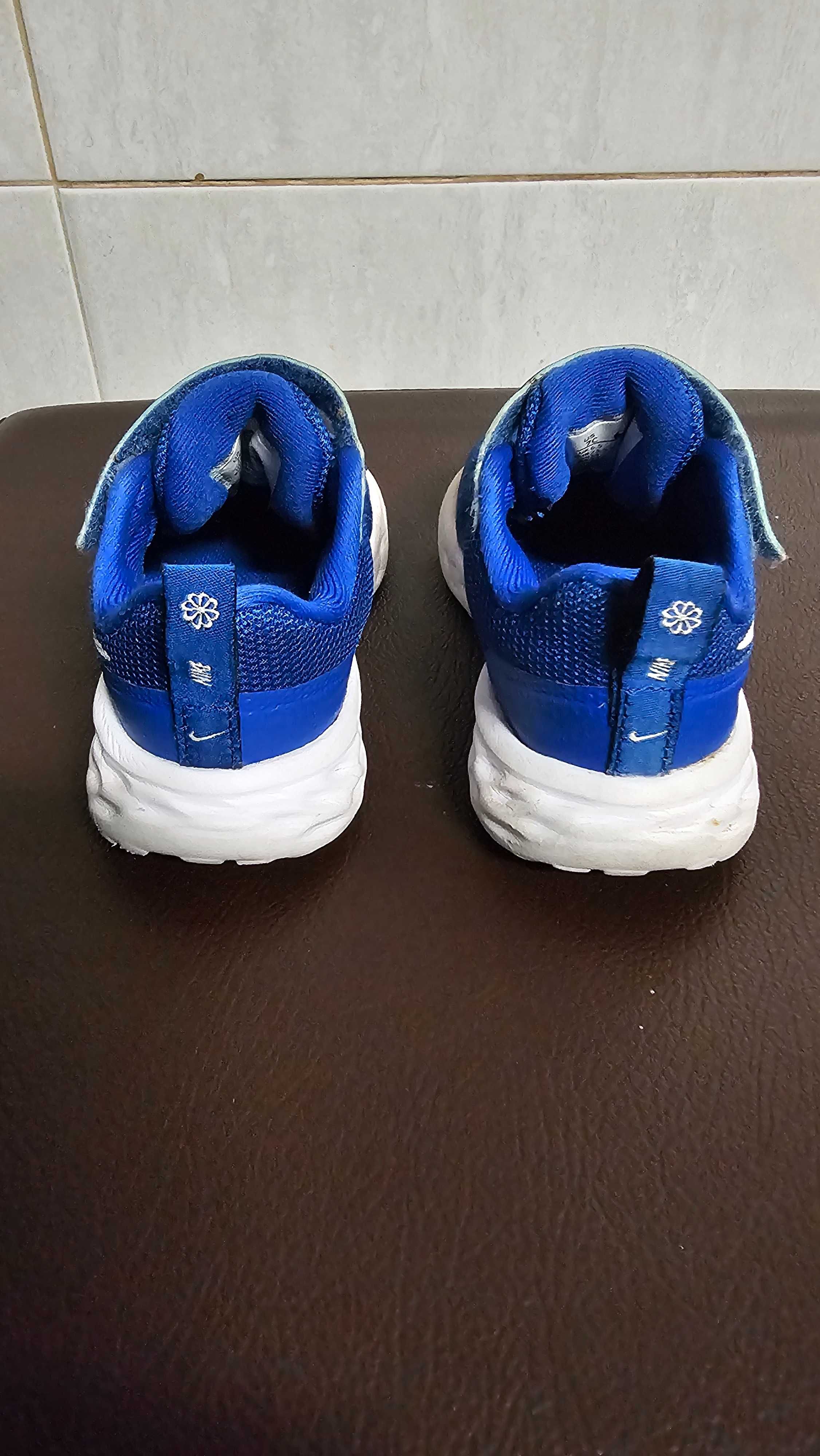 Sapatilhas / Ténis Nike Revolution 6 N°23.5