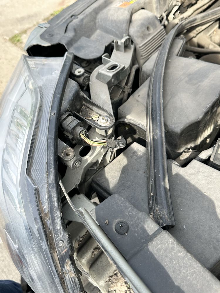 Lampa Kuga MK1 Soczewka H7 EU Kuga I Reflektor Lewy