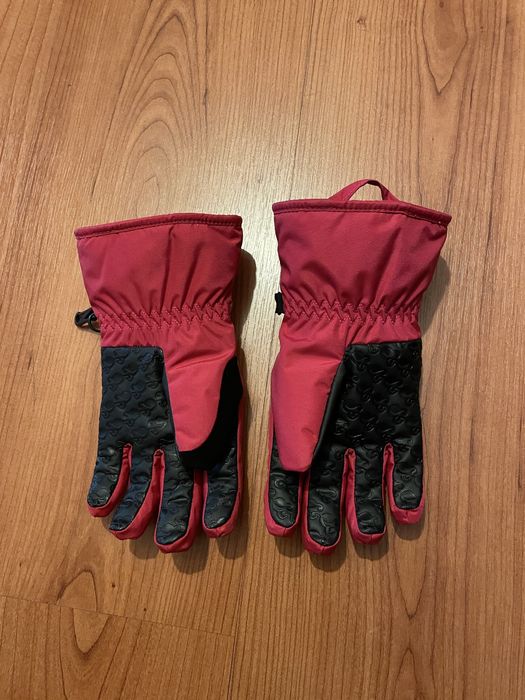 Fato impermeavel e luvas para crianca