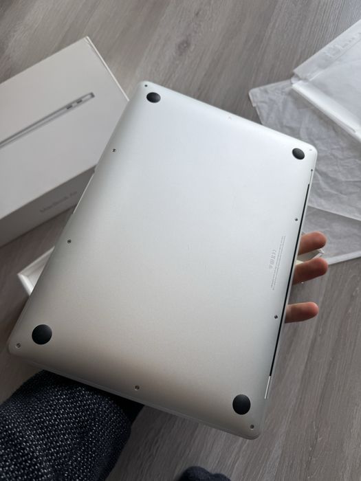 macbook air m1 (2020 рік) 256gb Офіційний