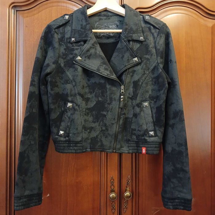 Стильная женская куртка-косуха. Оригинал EDC by Esprit. Размер М.