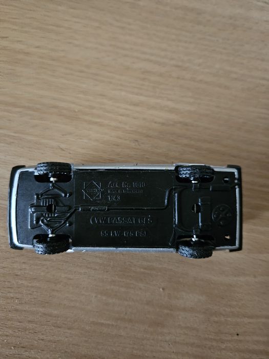 Модель 1:43 volksvagen passat conrad