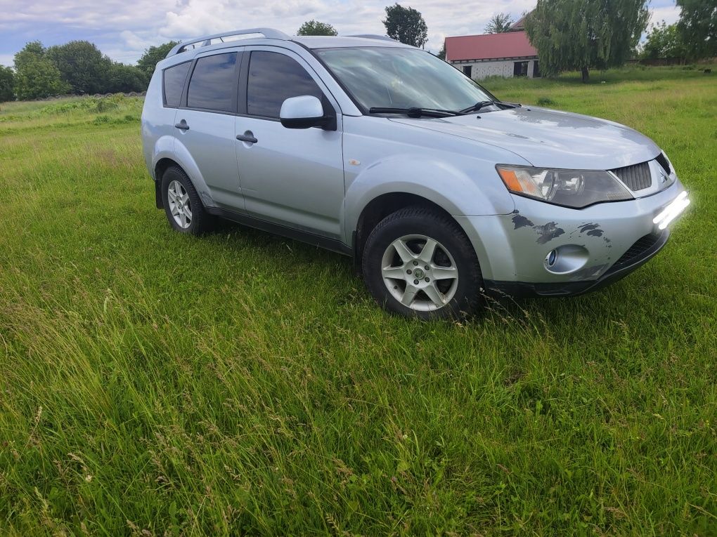 Mitsubishi outlander xl