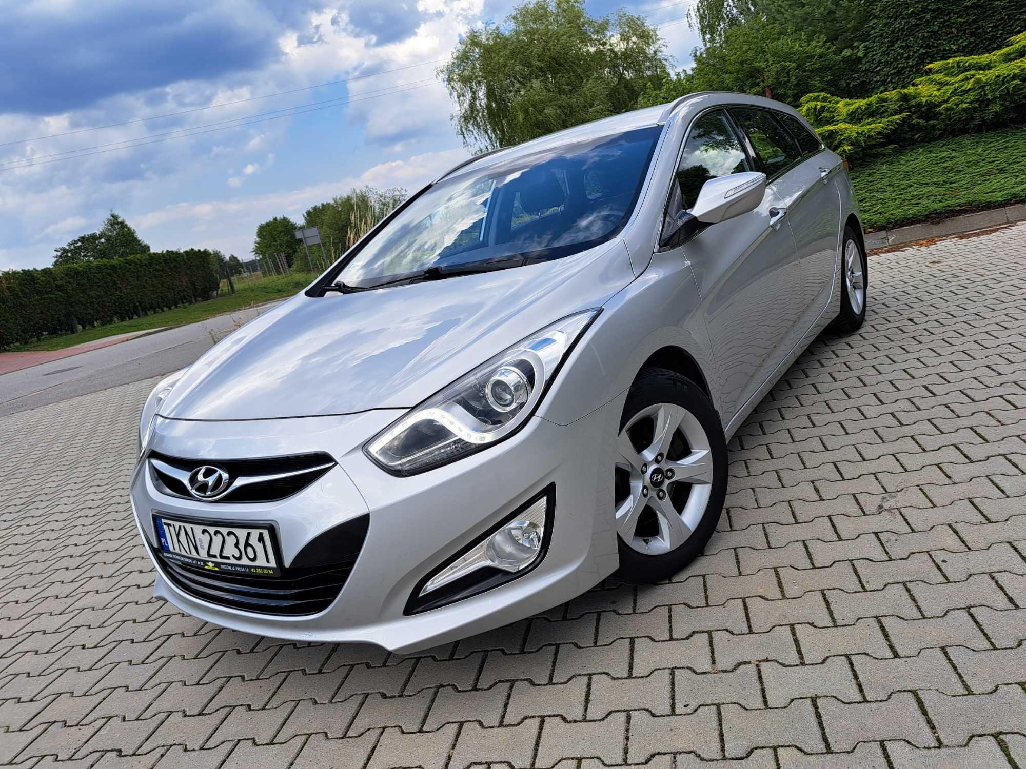 Ładne i40*2014r*Salon PL*2.0 Benzyna*Przebieg 139 tyś*Alu*Kamera*Navi*