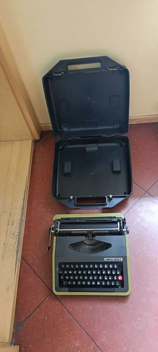 maszyna do pisania Hebros 1300 f