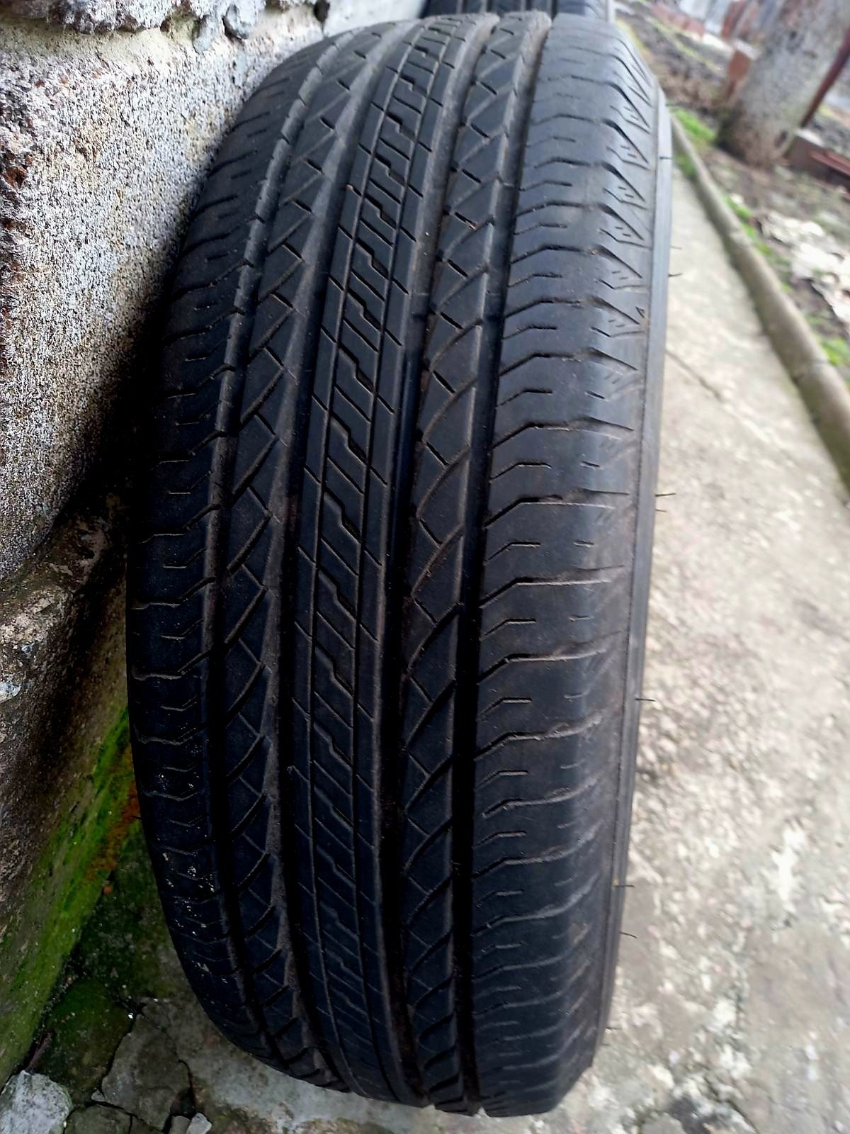 Літні шини Bridgestone 215/65 r16