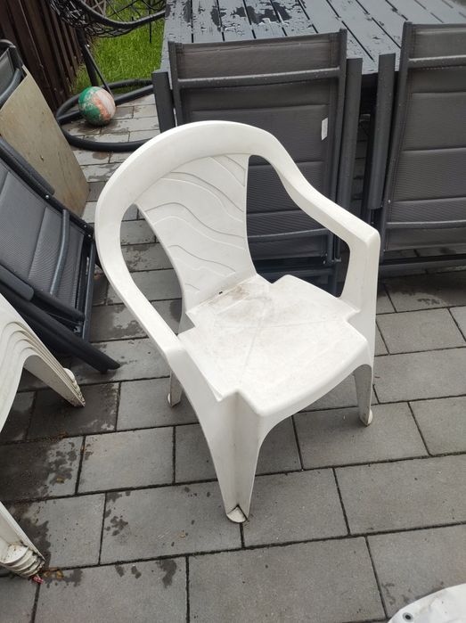 Krzesło ogrodowe białe
