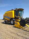 New Holland TC 5.70  Sprzedam Kombajn New Holland TC 5.70