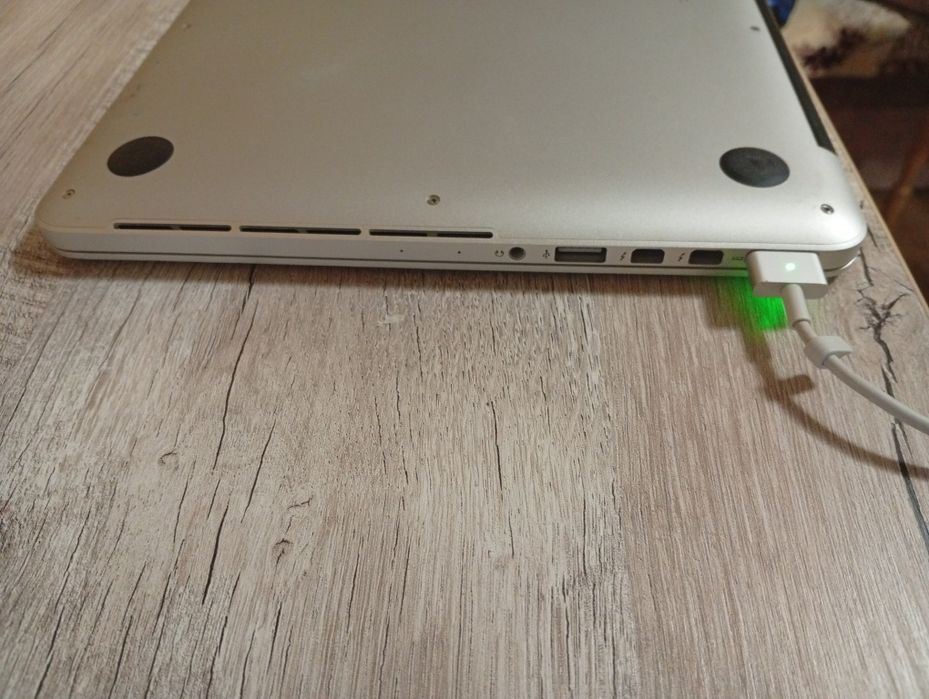Продам MacBook Pro