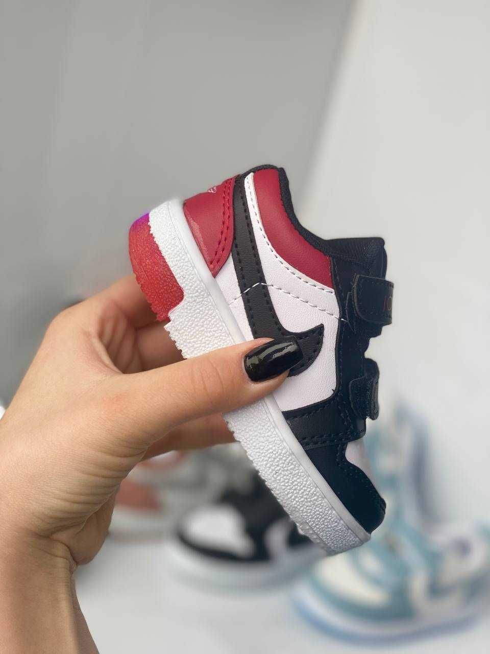Дитячі кросівки  Nike Air Jordan Black Red світяться р.21-25