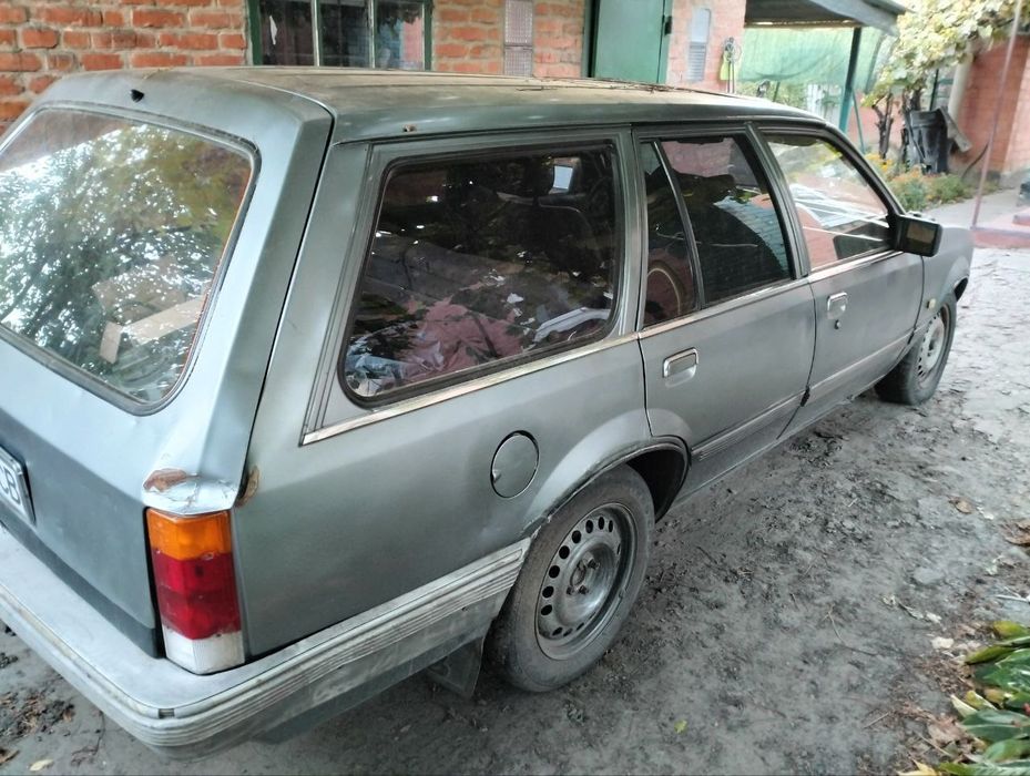 Opel Rekord Опель Рекорд розбираю.
