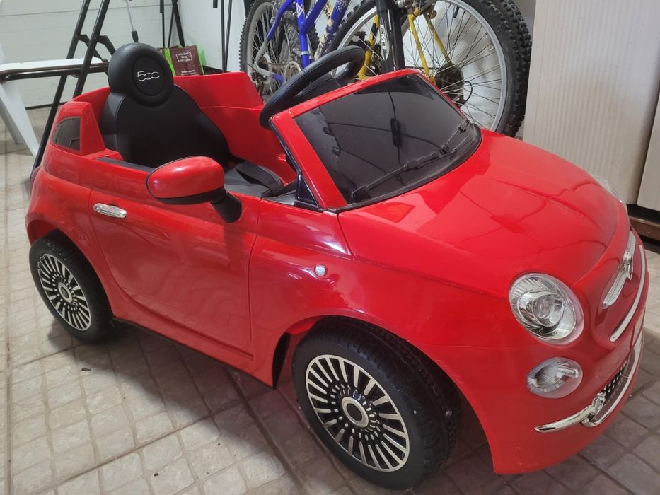 Carro Fiat 500 de criança