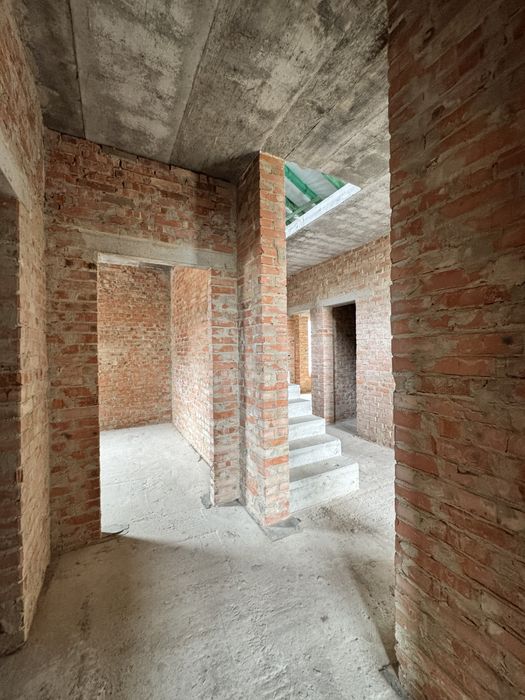 Будинок 140 м² з гаражем, мансардою. Ділянка 5 сот, Обарів, Авторинок