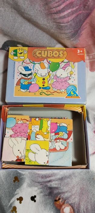 Cubos crianças  em bom estado