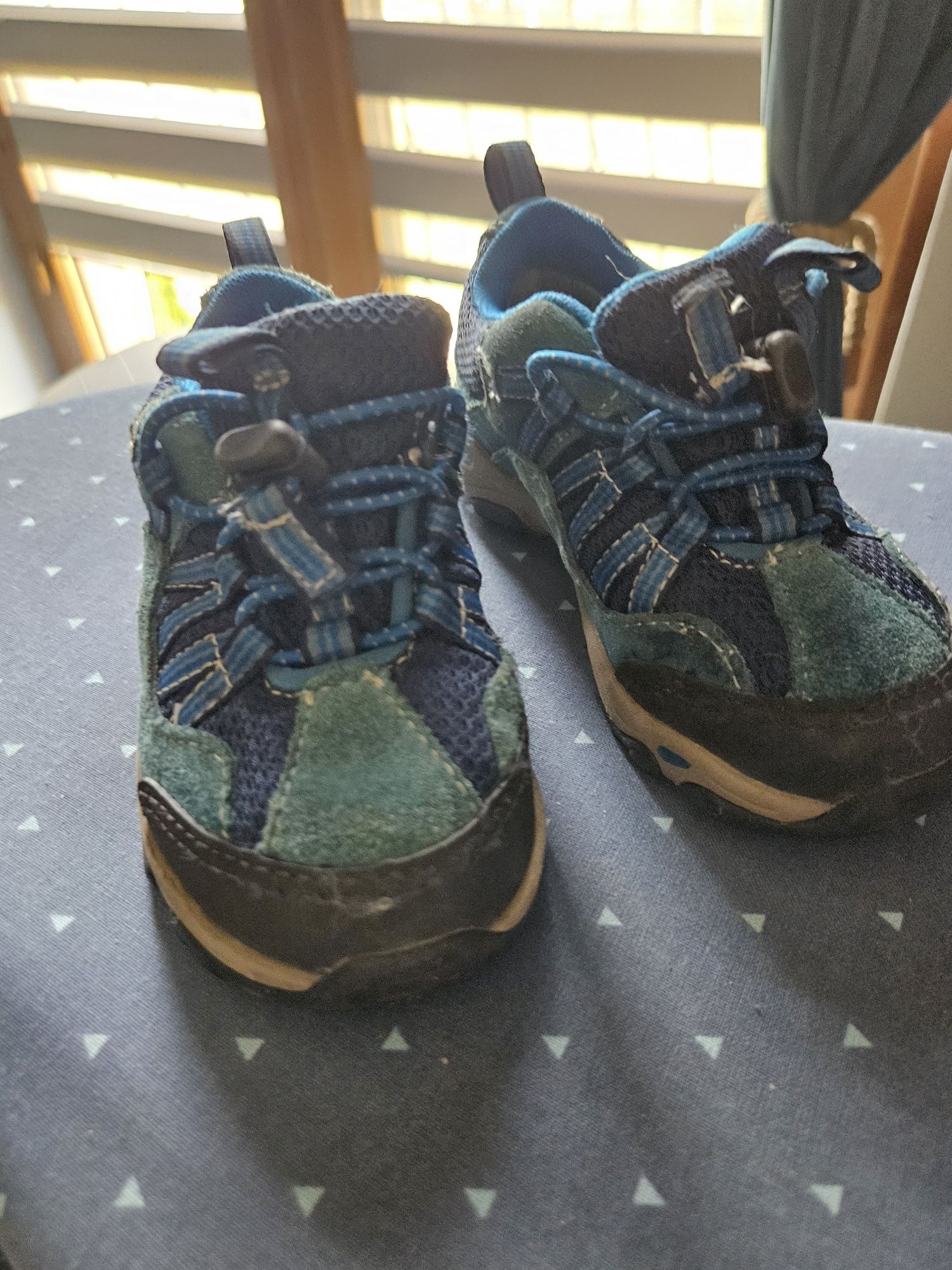 Sprzedam buty widoczne na zdjęciach
