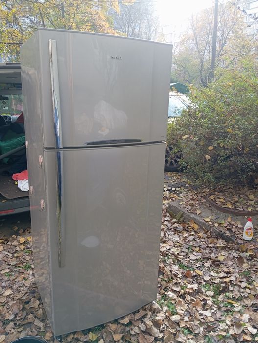 Продам холодильник Тошиба б у в отличном состоянии